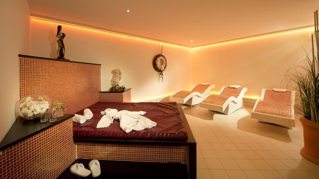 Hotel Seeblick Goldegg Ngoại thất bức ảnh